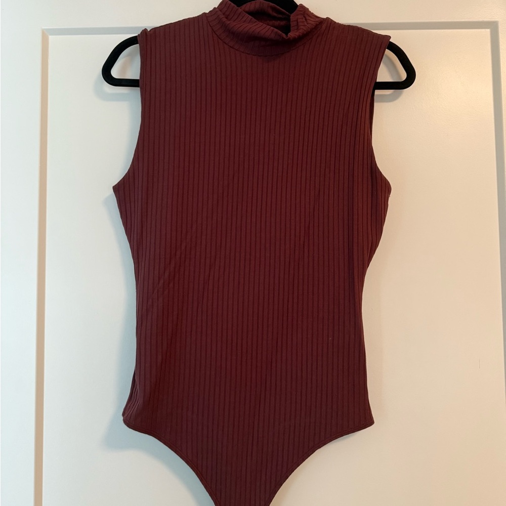 Abercrombie  Sleeveless Ribbed Bodysuit in Burgundy